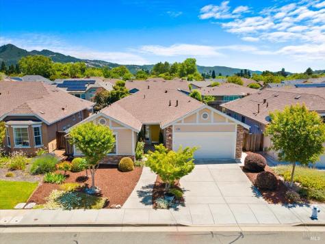 9240 Oak Trail Circle Santa Rosa CA 95409