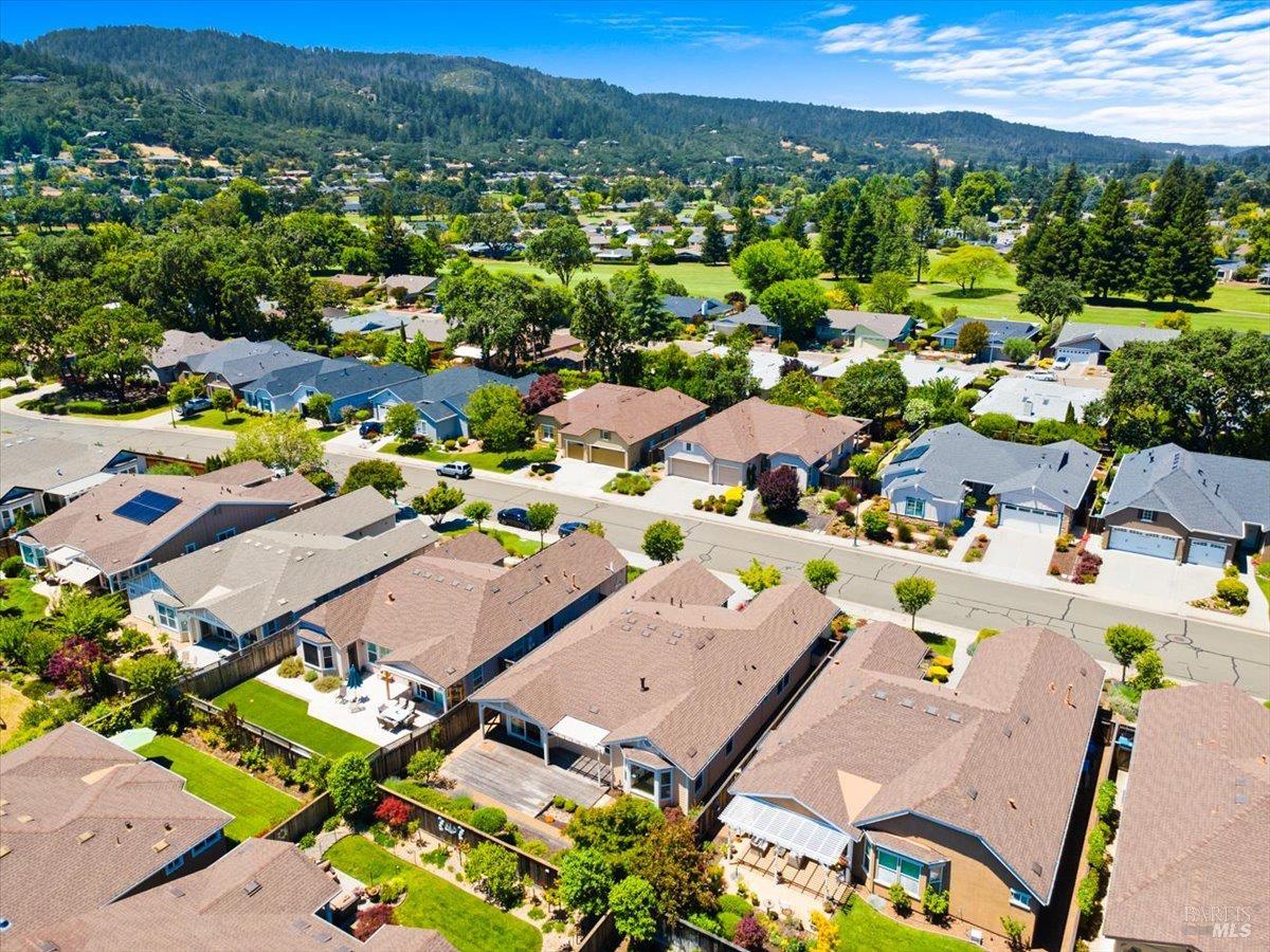 9240 Oak Trail Circle Santa Rosa CA 95409
