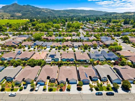 9240 Oak Trail Circle Santa Rosa CA 95409