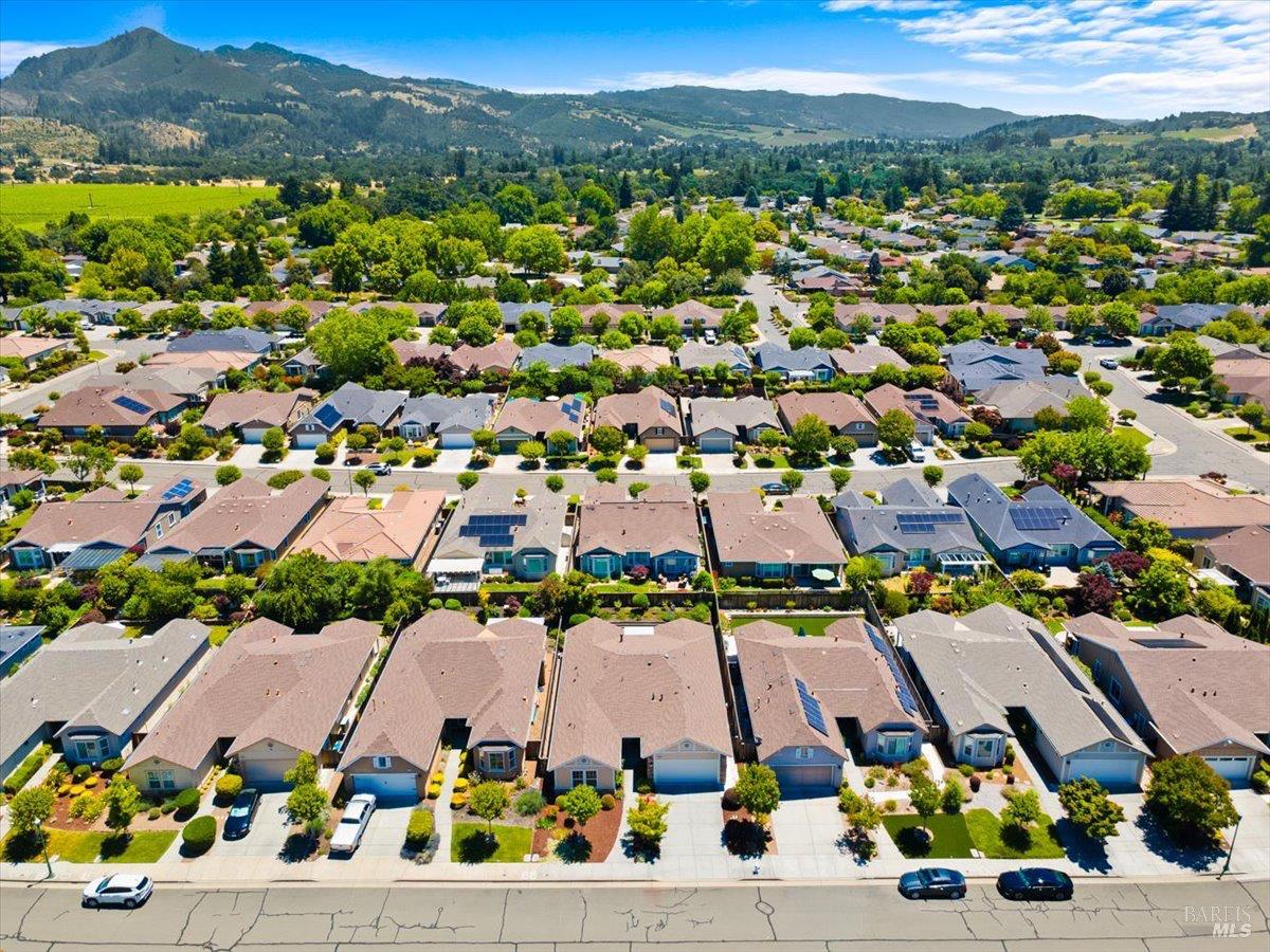 9240 Oak Trail Circle Santa Rosa CA 95409