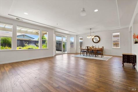 9240 Oak Trail Circle Santa Rosa CA 95409