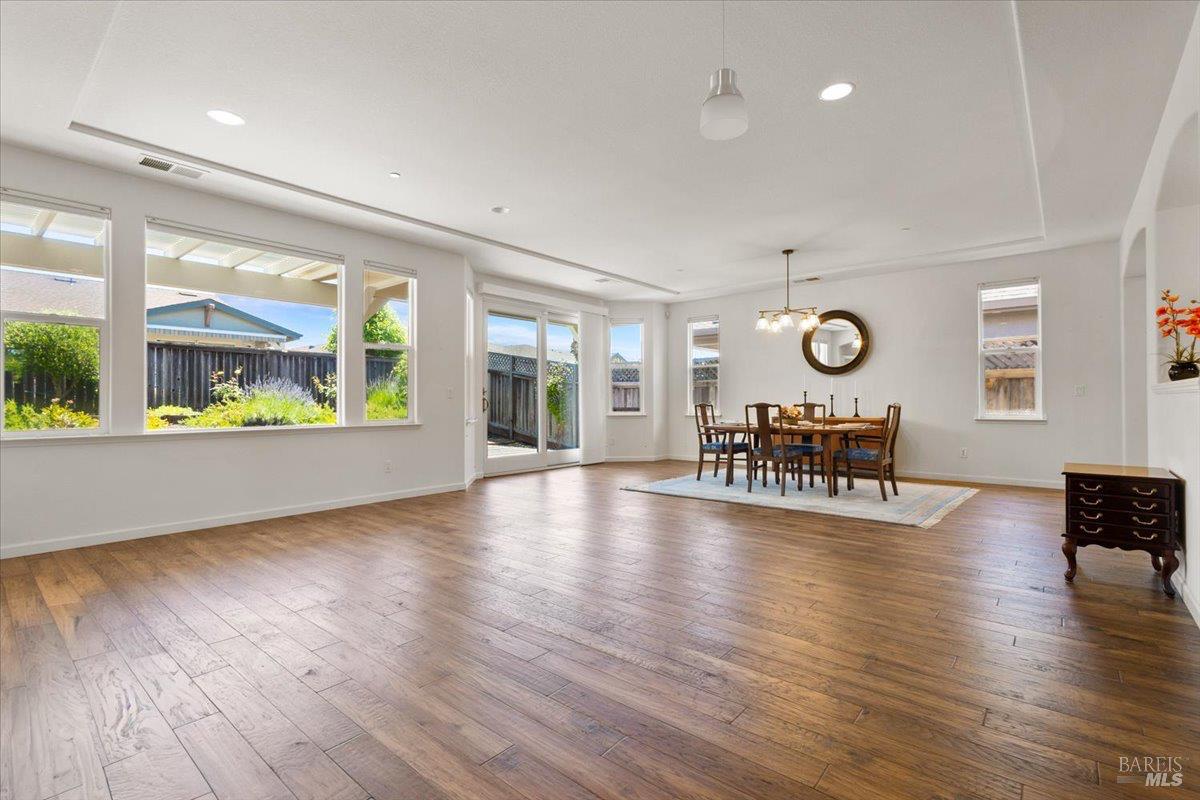 9240 Oak Trail Circle Santa Rosa CA 95409