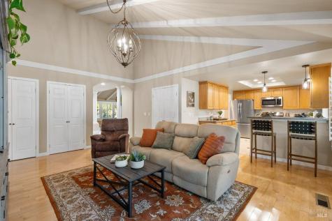 6440 Meadow Creek Lane Santa Rosa CA 95409