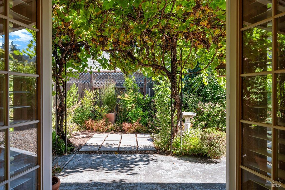 6440 Meadow Creek Lane Santa Rosa CA 95409
