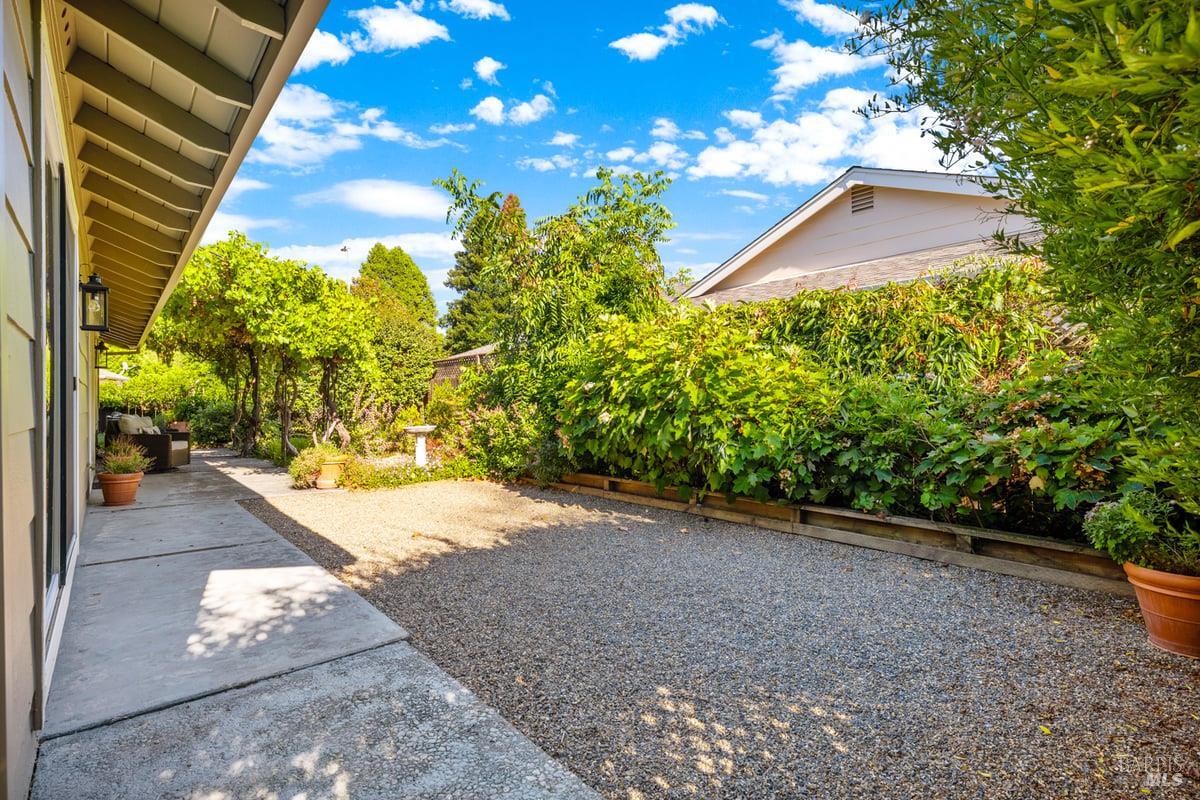 6440 Meadow Creek Lane Santa Rosa CA 95409