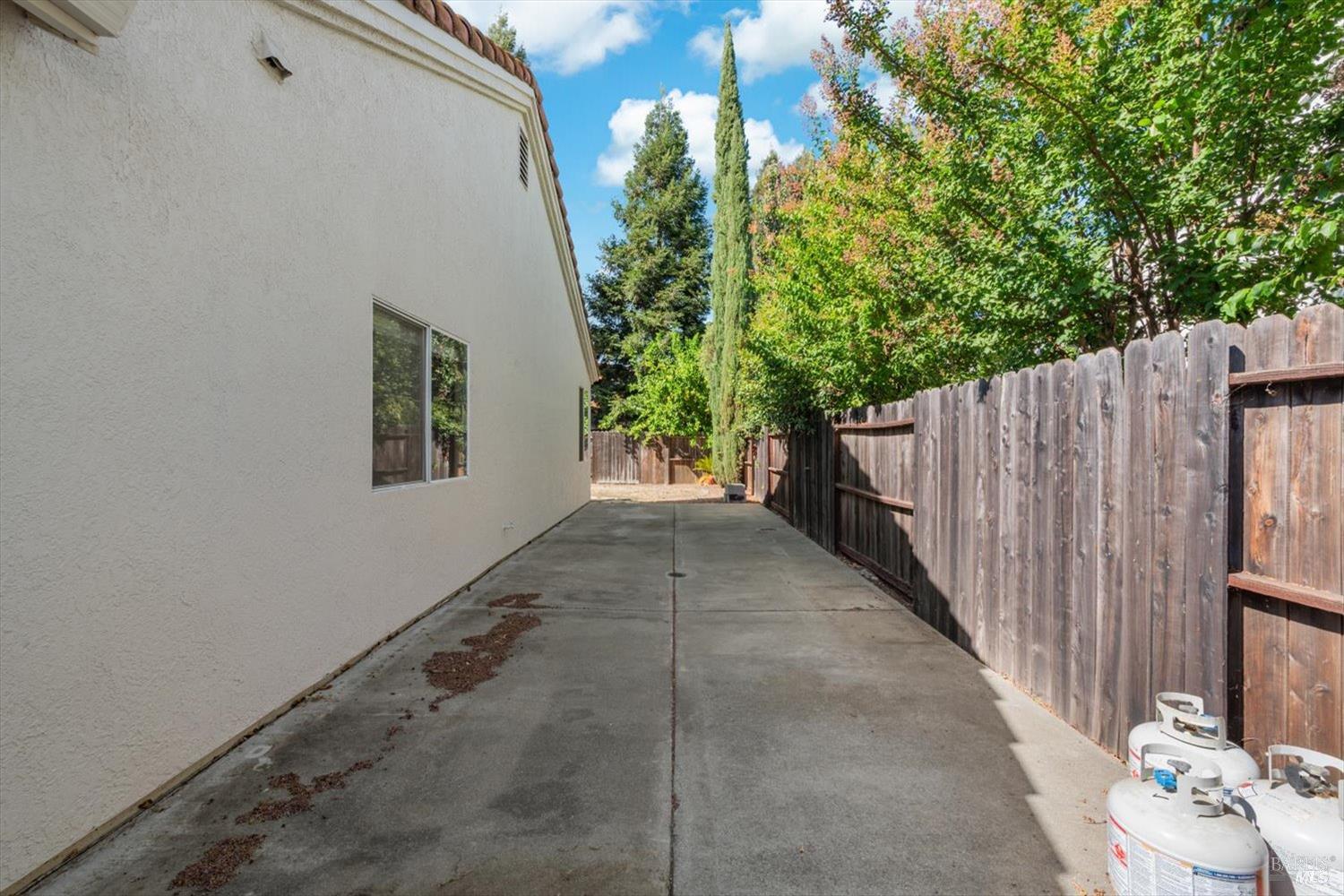 337 Sun Valley Way Vacaville CA 95688