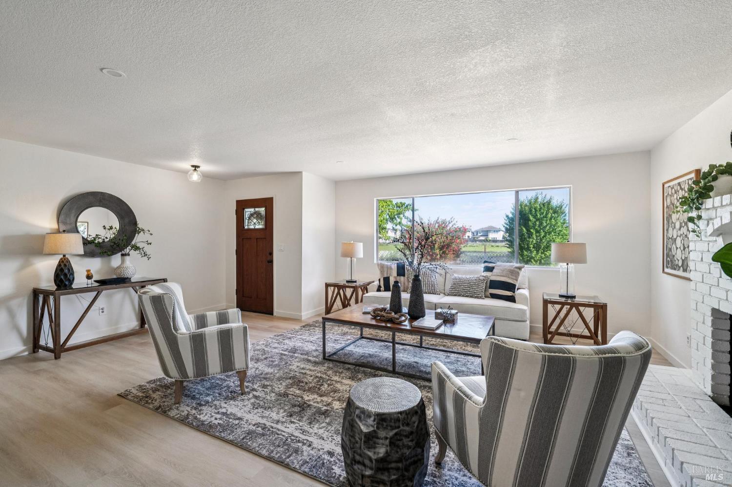 2295 Francisco Avenue Santa Rosa CA 95403