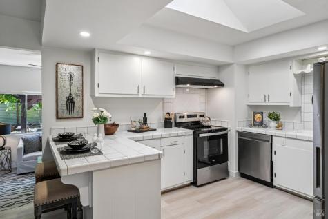 2295 Francisco Avenue Santa Rosa CA 95403