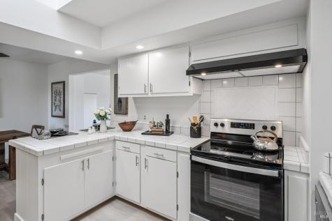 2295 Francisco Avenue Santa Rosa CA 95403