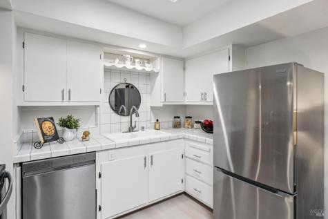2295 Francisco Avenue Santa Rosa CA 95403