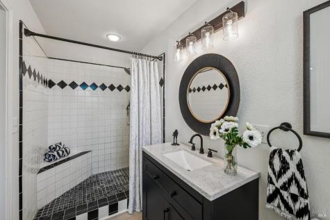 2295 Francisco Avenue Santa Rosa CA 95403