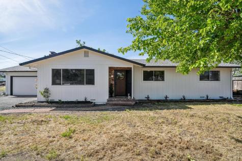 2295 Francisco Avenue Santa Rosa CA 95403