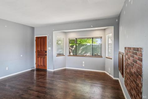 2295 Francisco Avenue Santa Rosa CA 95403