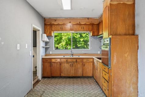 2295 Francisco Avenue Santa Rosa CA 95403