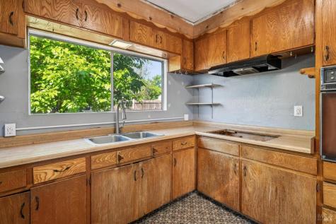 2295 Francisco Avenue Santa Rosa CA 95403