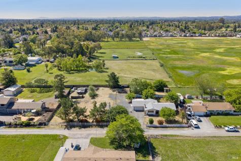 2295 Francisco Avenue Santa Rosa CA 95403