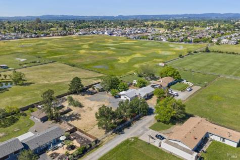 2295 Francisco Avenue Santa Rosa CA 95403