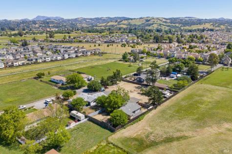 2295 Francisco Avenue Santa Rosa CA 95403