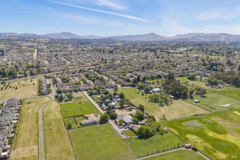 2295 Francisco Avenue Santa Rosa CA 95403
