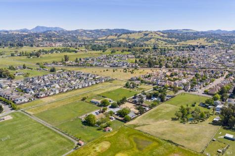 2295 Francisco Avenue Santa Rosa CA 95403