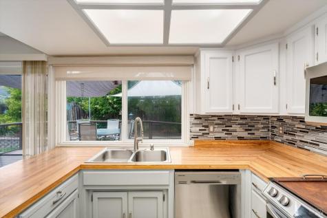 2076 Harrison Street Petaluma CA 94954
