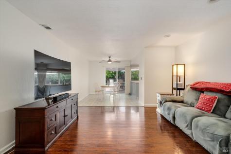2076 Harrison Street Petaluma CA 94954