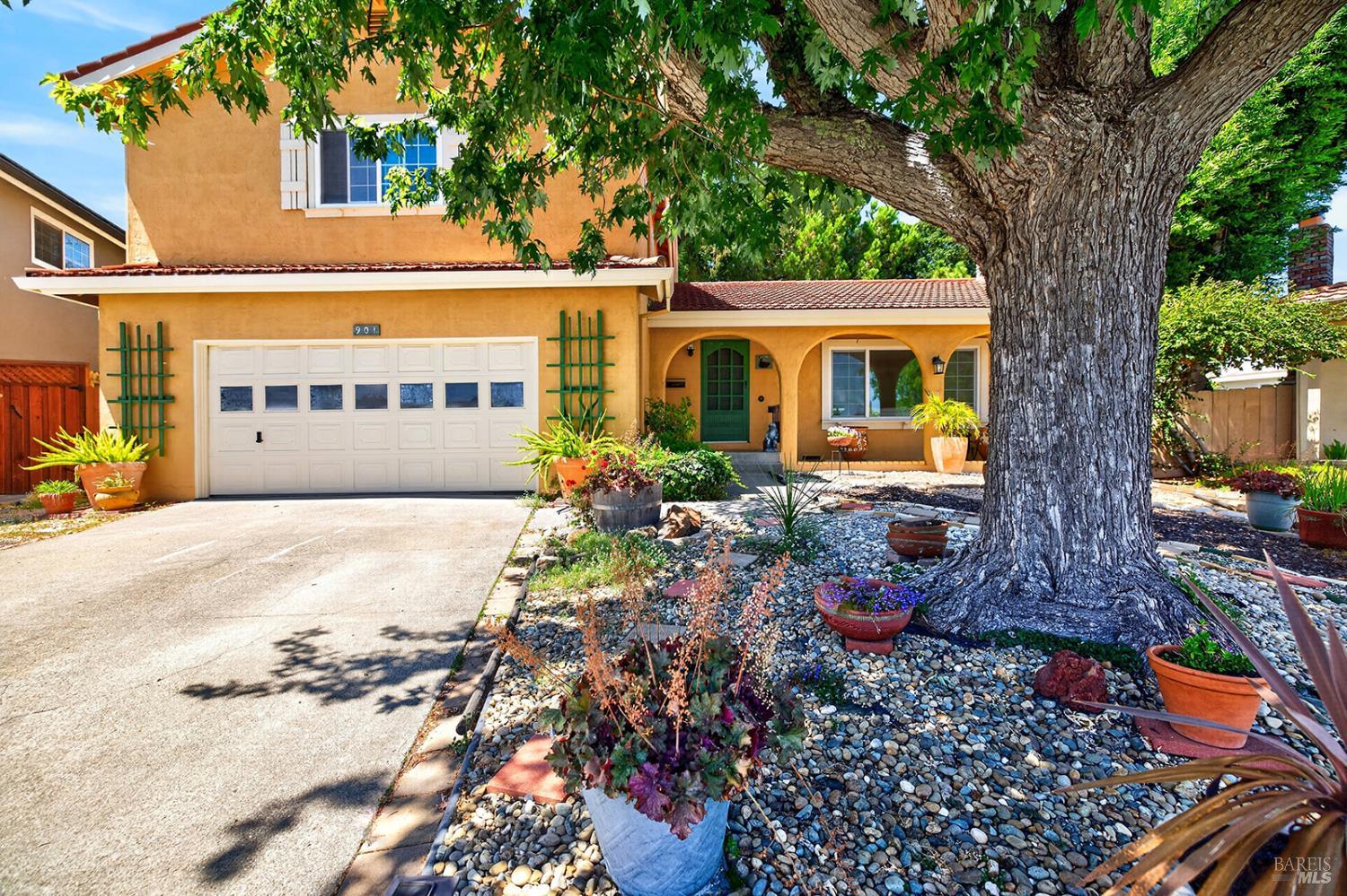 901 Catalpa Way Petaluma CA 94954