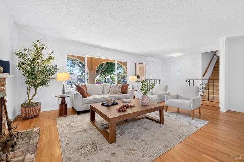 901 Catalpa Way Petaluma CA 94954