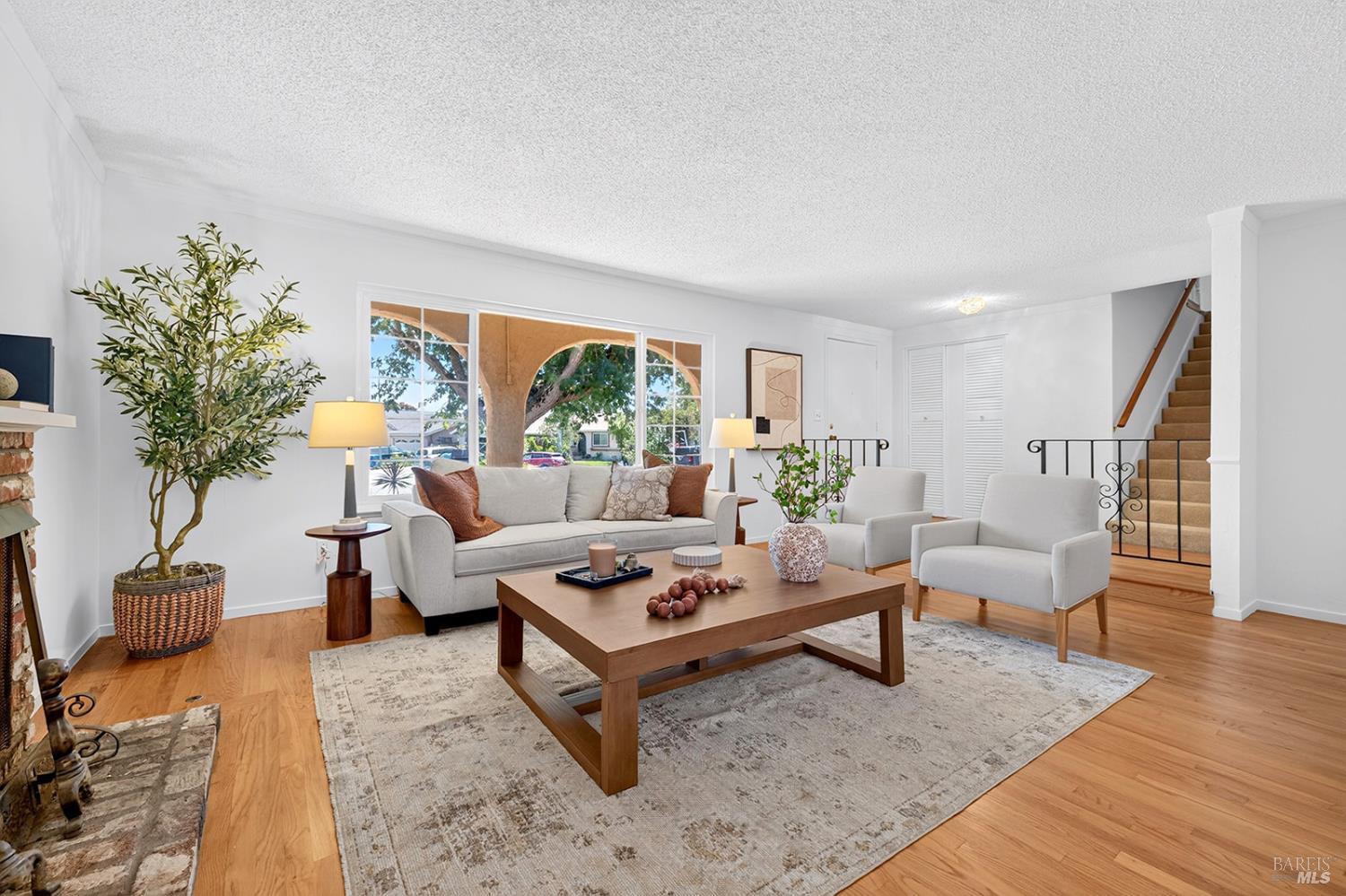 901 Catalpa Way Petaluma CA 94954