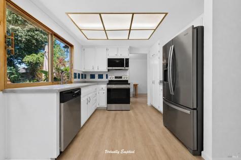 901 Catalpa Way Petaluma CA 94954