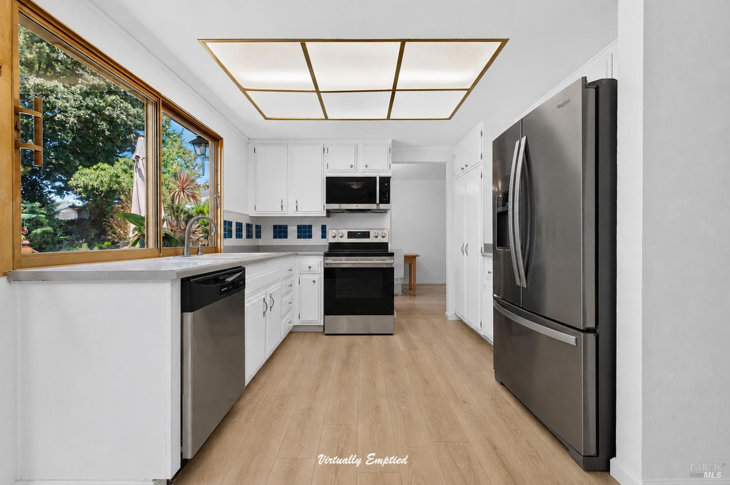 901 Catalpa Way Petaluma CA 94954