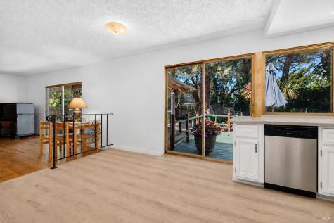901 Catalpa Way Petaluma CA 94954
