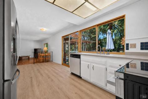 901 Catalpa Way Petaluma CA 94954