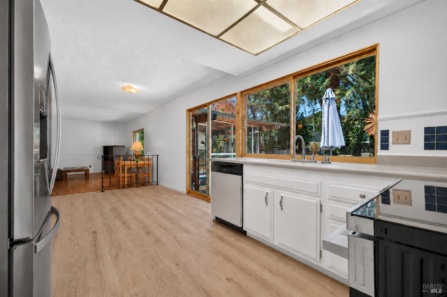 901 Catalpa Way Petaluma CA 94954