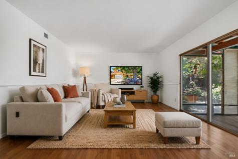 901 Catalpa Way Petaluma CA 94954