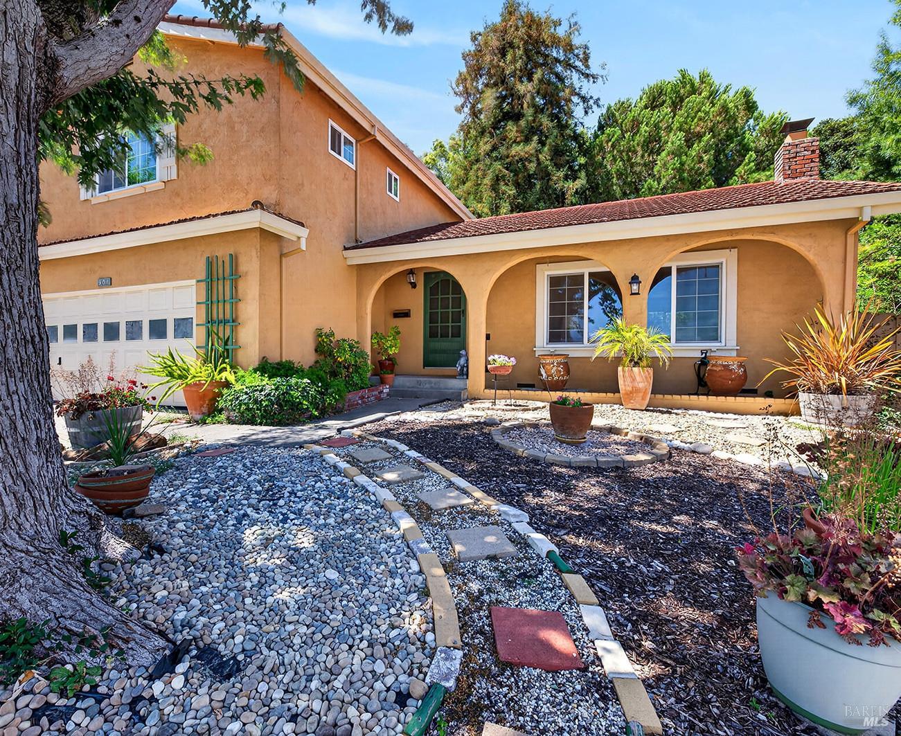 901 Catalpa Way Petaluma CA 94954