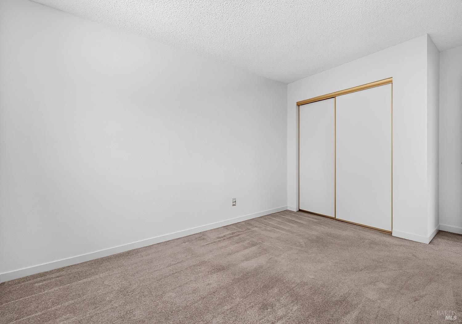 901 Catalpa Way Petaluma CA 94954
