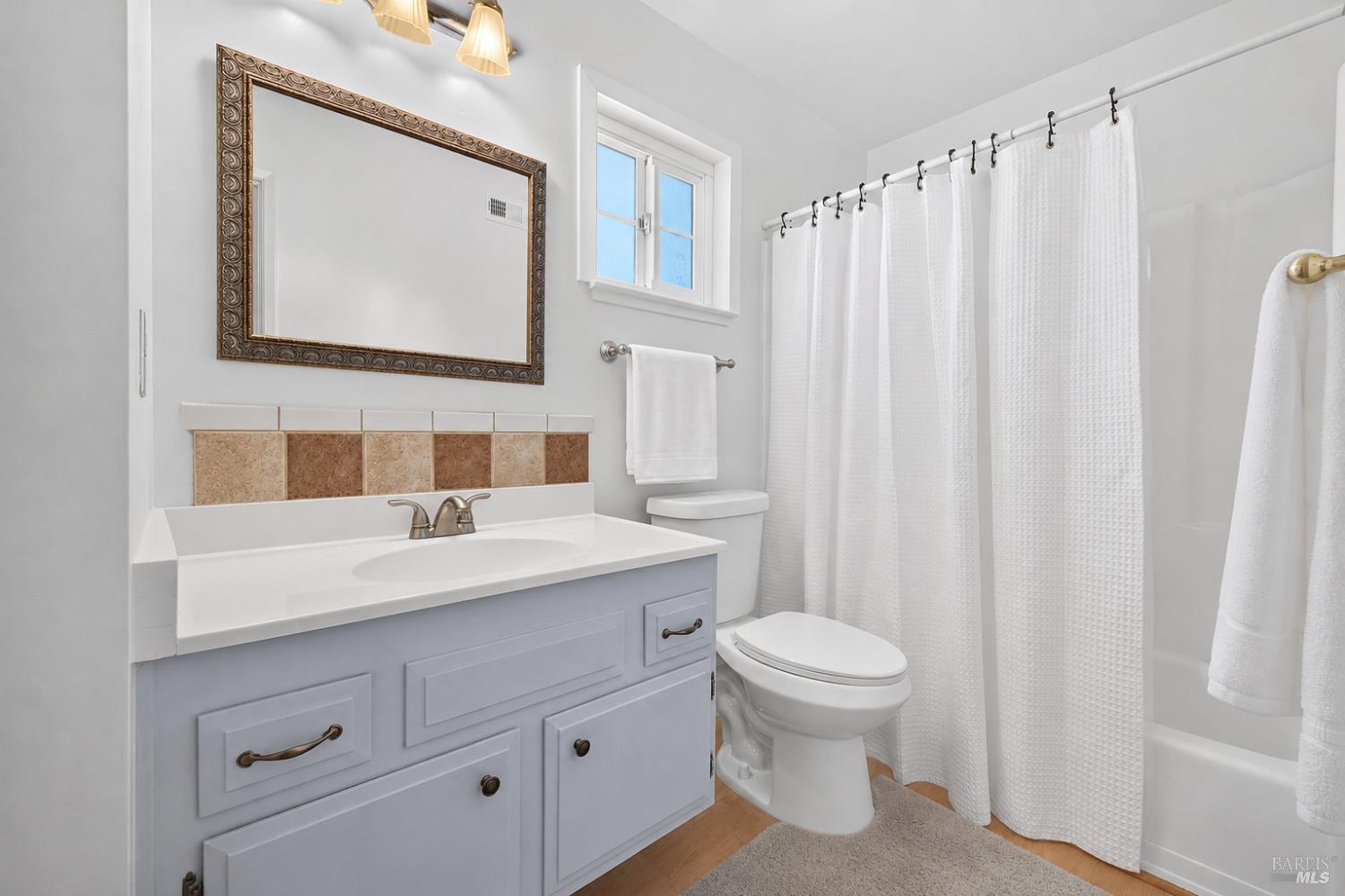 901 Catalpa Way Petaluma CA 94954