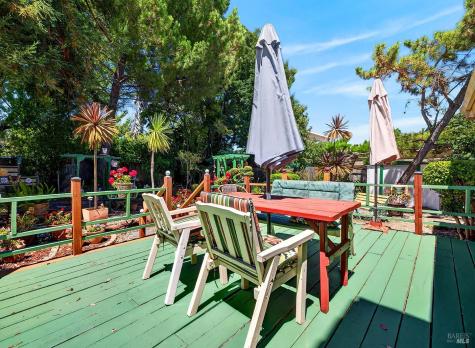 901 Catalpa Way Petaluma CA 94954