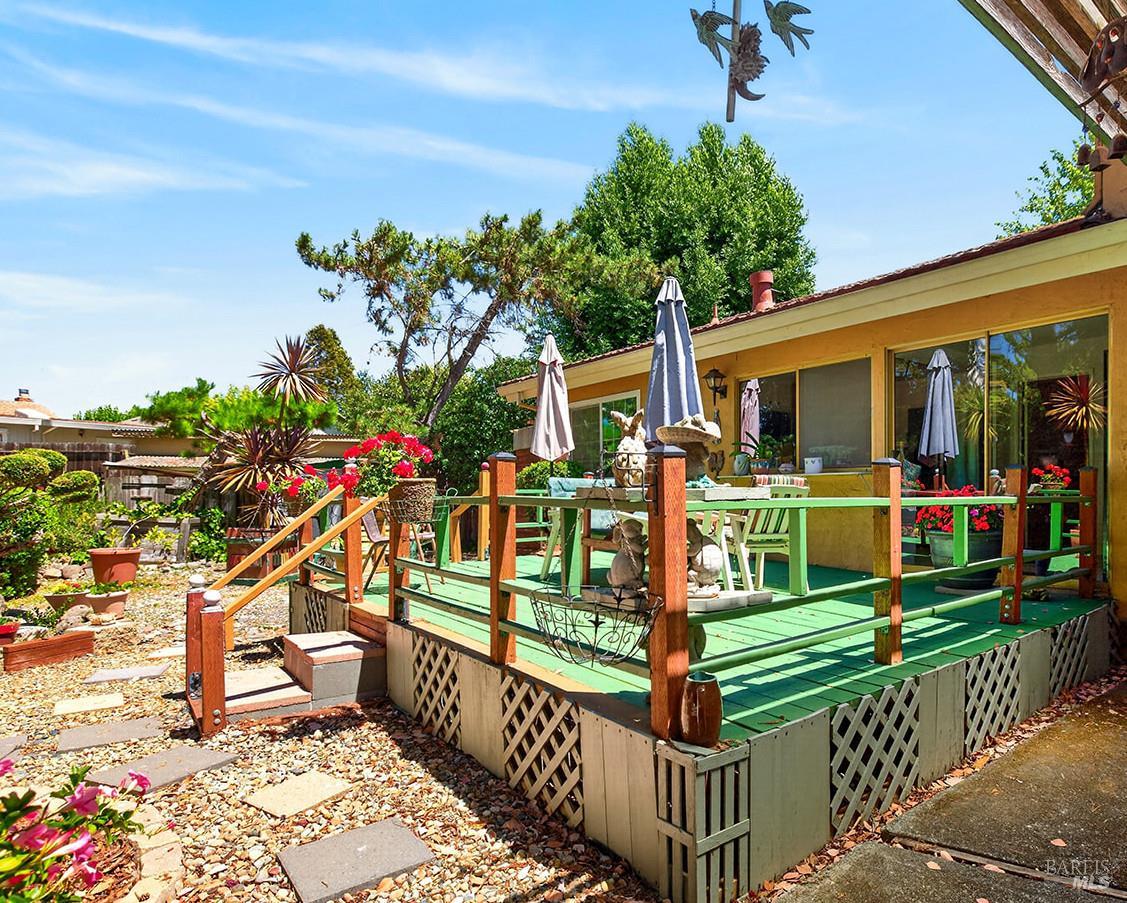 901 Catalpa Way Petaluma CA 94954