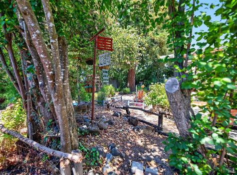 901 Catalpa Way Petaluma CA 94954