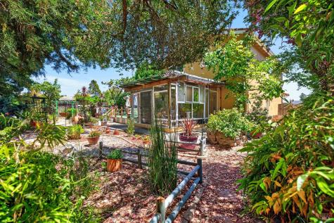901 Catalpa Way Petaluma CA 94954