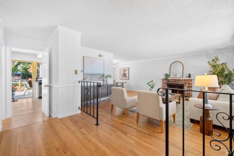 901 Catalpa Way Petaluma CA 94954