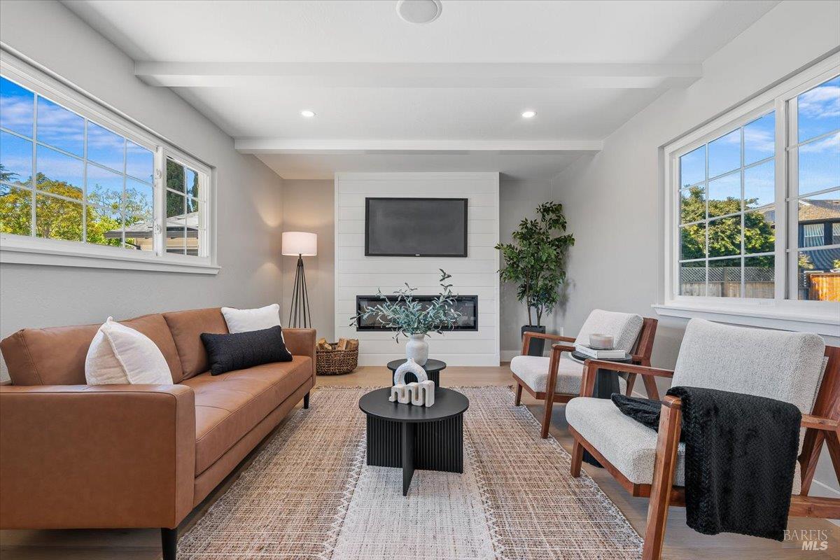 34 Devonshire Drive Novato CA 94947