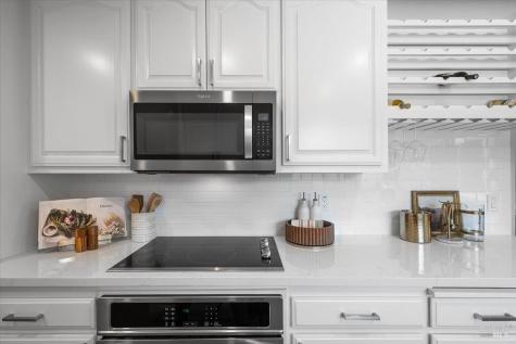 34 Devonshire Drive Novato CA 94947