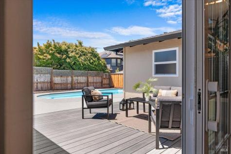 34 Devonshire Drive Novato CA 94947
