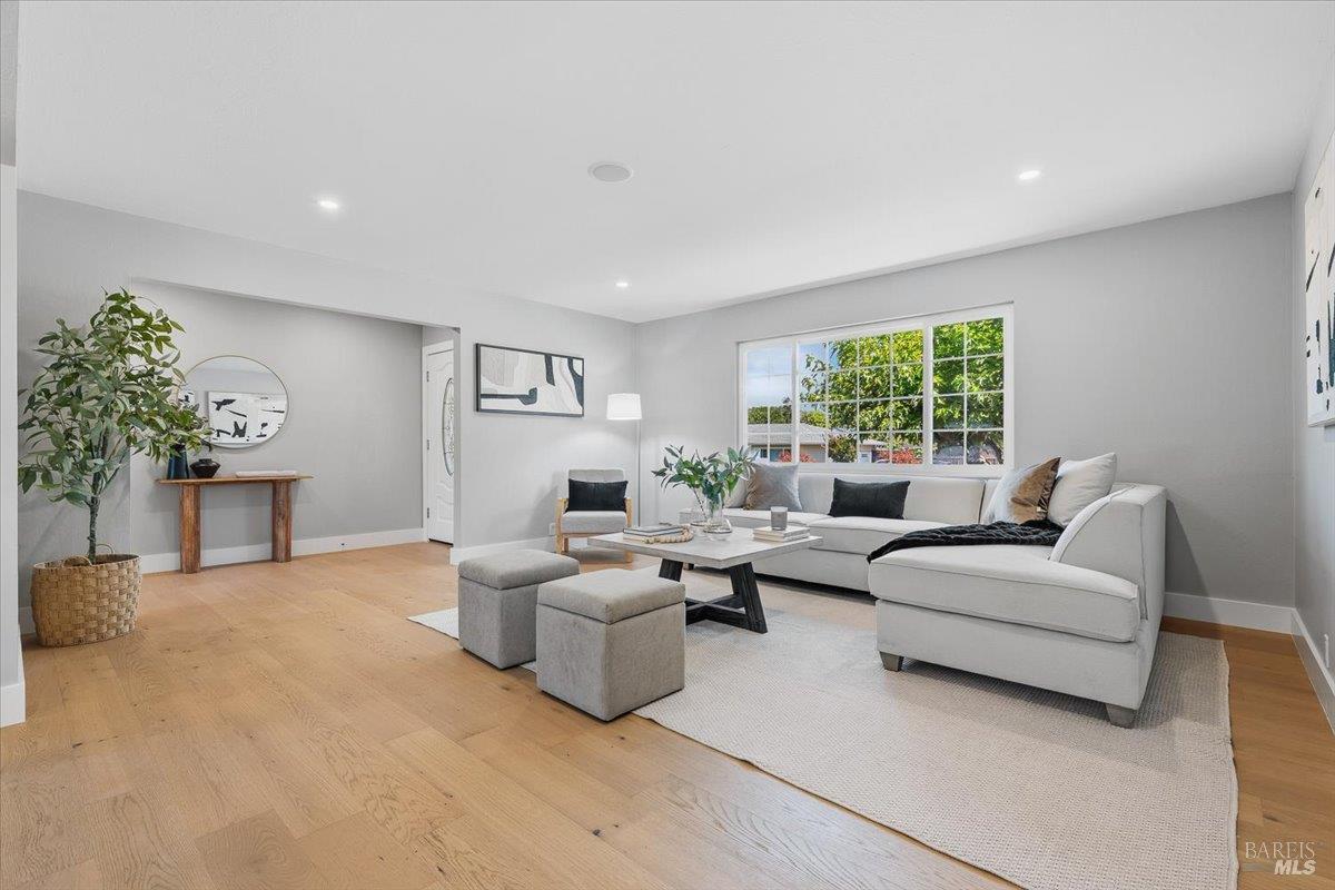 34 Devonshire Drive Novato CA 94947