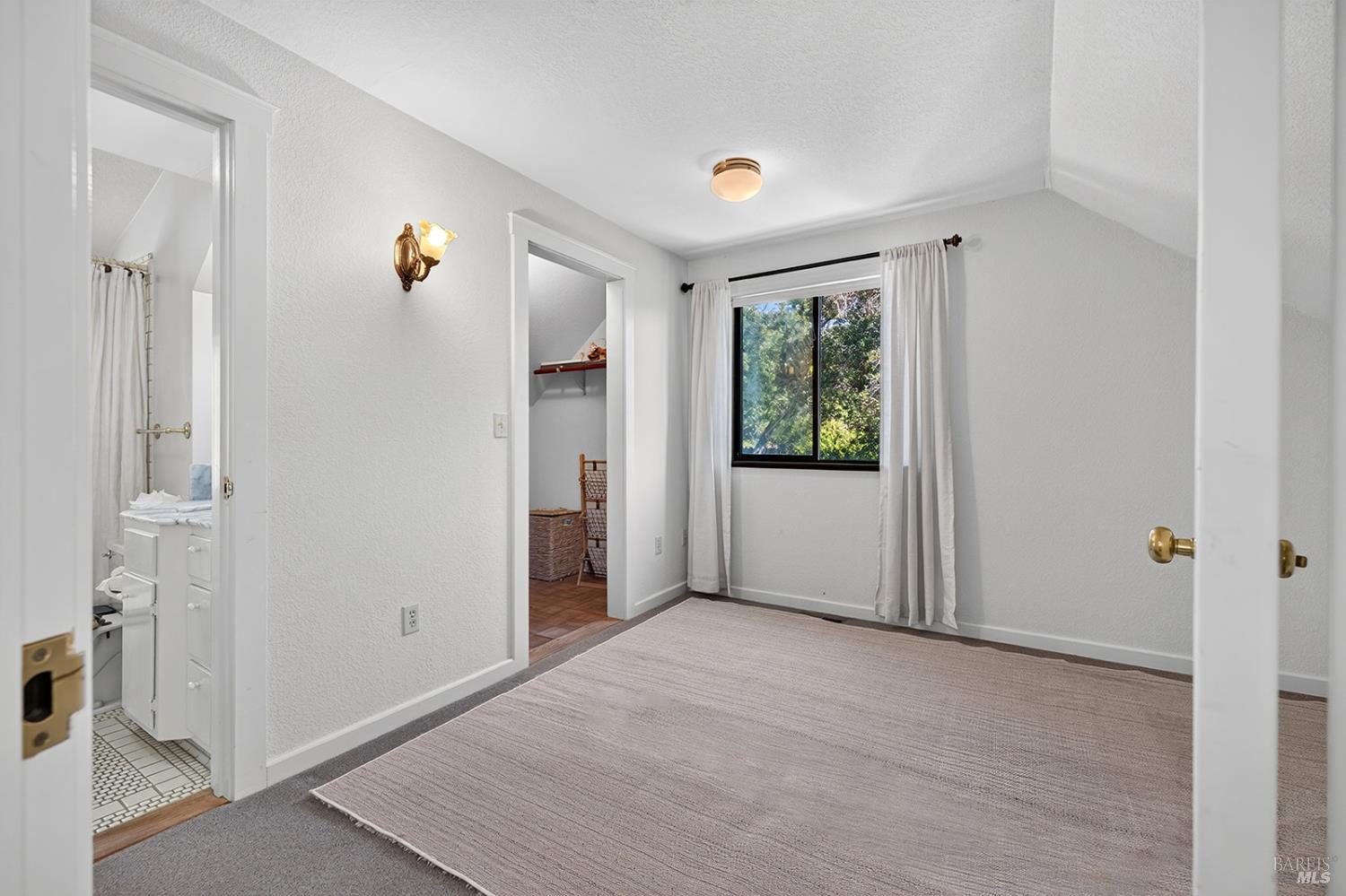 2591 Del Rosa Avenue Santa Rosa CA 95409