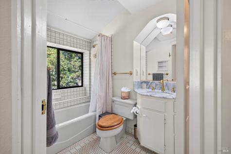 2591 Del Rosa Avenue Santa Rosa CA 95409