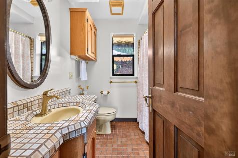 2591 Del Rosa Avenue Santa Rosa CA 95409